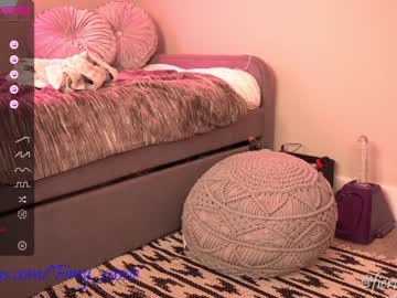 girl
        fiery_redhead cam image #1414809