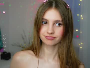 girl
        fluffy_angel cam image #4839276