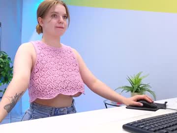 girl
        lovlybambi cam image #4535553