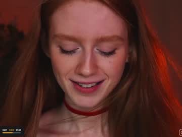 girl
        lizzy_blaze cam image #4654639