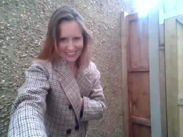girl
        eatmypie69 cam image #2610643