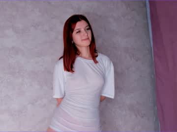 girl
        cinacramby cam image #476286