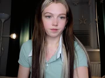 girl
        small_blondee cam image #2815222