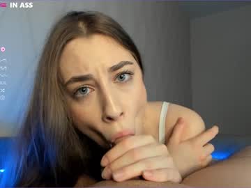 girl
        ayla_mark cam image #1614648