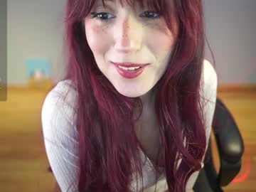 girl
        greeny_mat cam image #5162639