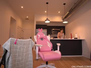girl
        bailey_eilish cam image #1592272