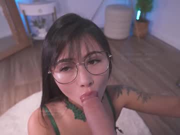girl
        gigi_ulala cam image #6211636