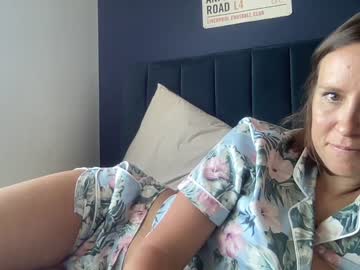girl
        eatmypie69 cam image #2343793
