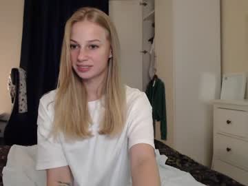girl
        magic_couple13 cam image #2531393
