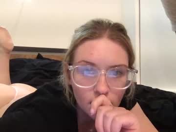couple Sex Webcams With Notorious Girls with hellogoodbi9999