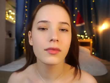 girl
        margarethowell cam image #3076022