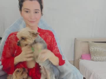girl
        crystalnut cam image #3859472