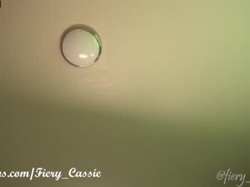 girl
        fiery_redhead cam image #2959791