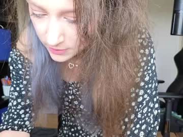 girl
        alexa_dream cam image #2289235