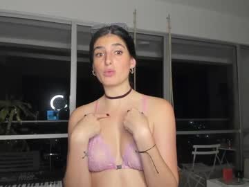 girl
        hollyshit_ cam image #2643968