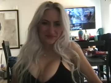 girl Sex Webcams With Notorious Girls with kinziemcbride