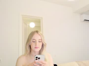 girl
        lailatoks cam image #3883573