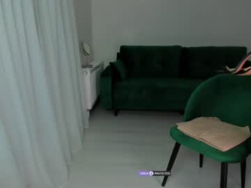 girl
        intrigueeme cam image #2317484