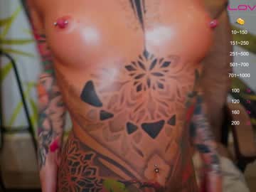 girl
        nickyneck cam image #1562182