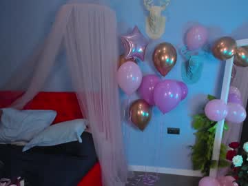 girl
        milablush cam image #2884283