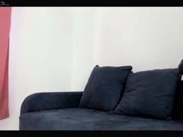 girl
        emilybatee cam image #2036102