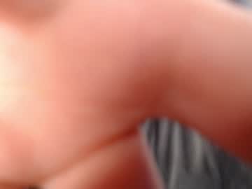 girl
        lola_bird cam image #4253545
