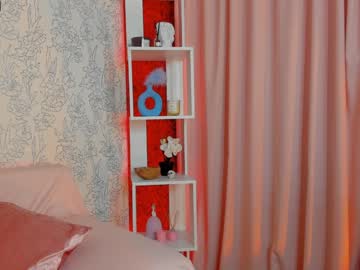 girl
        madeline_jackson cam image #660639