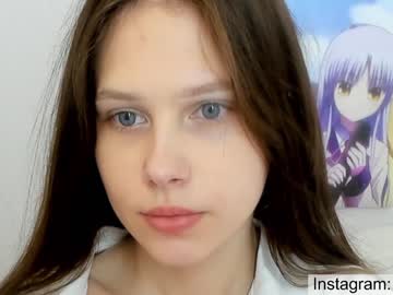 girl
        avrora_deis cam image #1717736