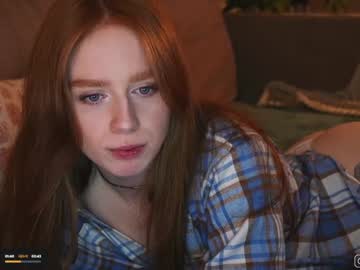 girl
        lizzy_blaze cam image #4417660