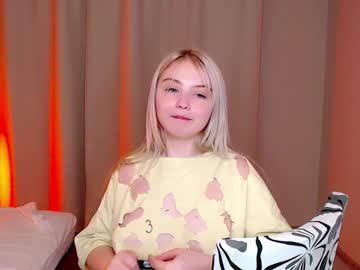 girl
        shy_blondiee cam image #839844
