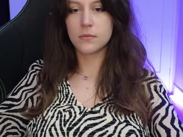 girl
        alexa_dream cam image #2183371