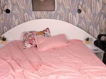 girl
        kiki_rikii cam image #2079456
