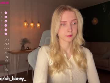 girl
        oh_honey_ cam image #1636627