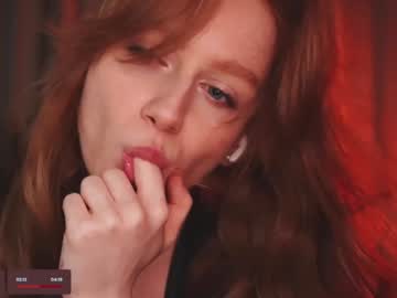girl
        lizzy_blaze cam image #4883072