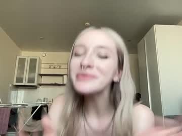 girl
        crrystalluna cam image #2371454