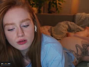 girl
        lizzy_blaze cam image #4511458