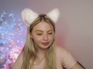 girl
        shy_blondiee cam image #874654