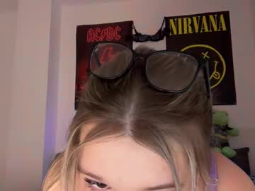 girl
        jessicapearsons cam image #6484153