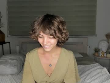 girl
        lenaelisabeth cam image #2692642