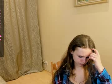 girl
        maryrogersa cam image #2255936