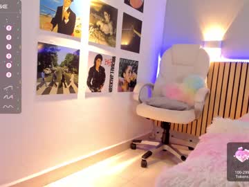 girl
        little_effy18 cam image #3609786