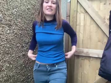 girl
        eatmypie69 cam image #3744410