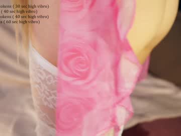 girl
        kittywannawin cam image #5731427