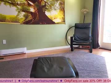couple
        leahsunshine cam image #24432