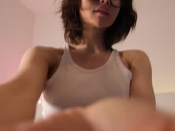 girl
        reei__ cam image #2564779