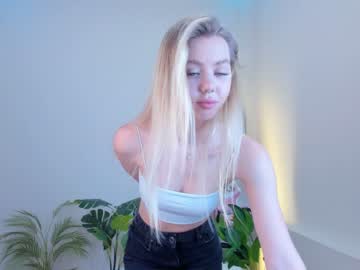 girl
        cassie_palmer cam image #4261050