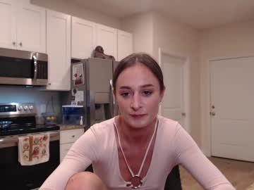 girl
        holihurricane cam image #2816439