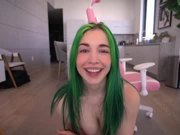 girl
        bailey_eilish cam image #6734733