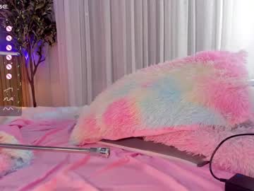 girl
        little_effy18 cam image #3712551