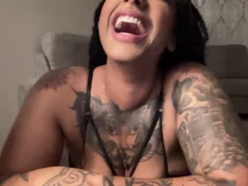 girl Sex Webcams With Notorious Girls with honeydippedsungawdess